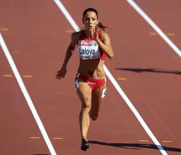 Лалова се класира за 1/2-финалите на 100 м