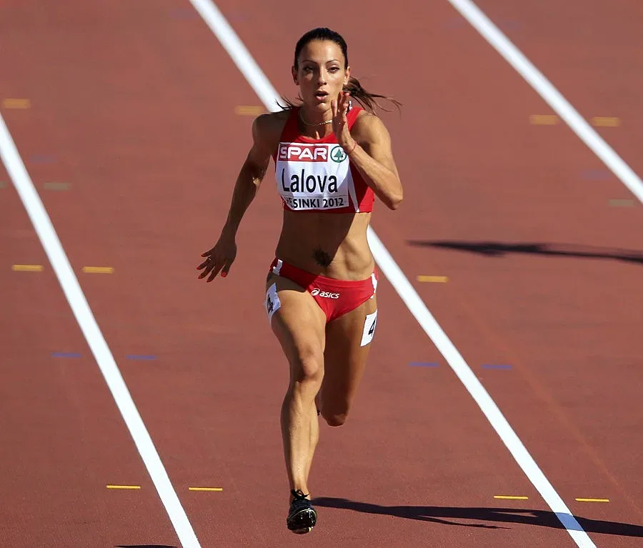 Лалова се класира за 1/2-финалите на 100 м
