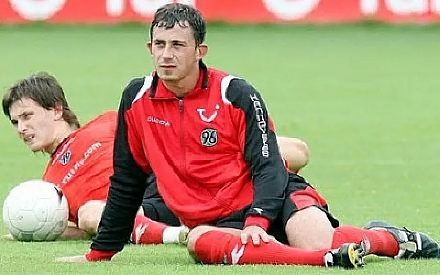 "Славия" си облажи с национала Чавдар Янков