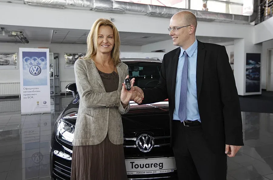 Порше БГ връчи два нови автомобила на БОК