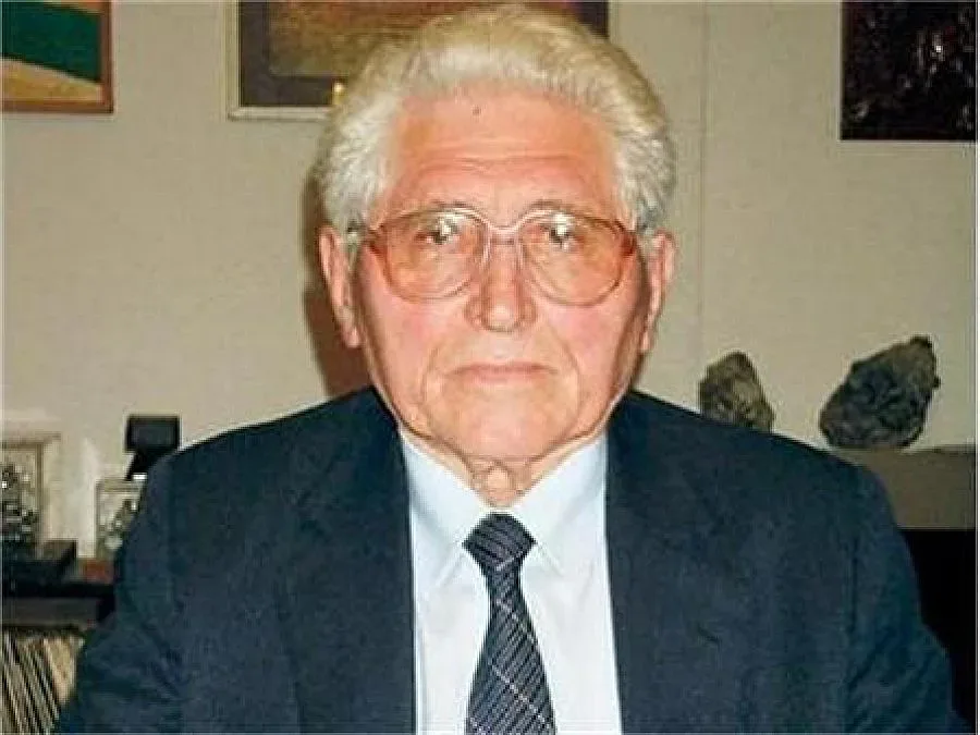 Почина главният редактор на "Работническо дело" проф. Йордан Йотов