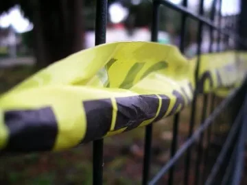 Срути се покрив на мол, 22-ма са ранени