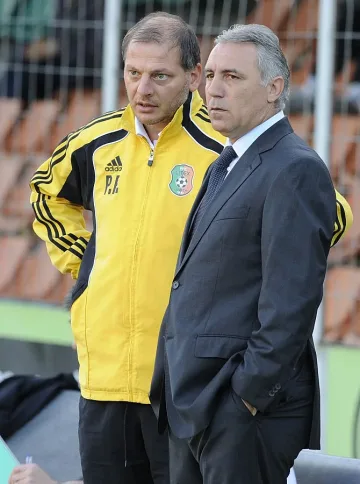 "Литекс" започва без Стоичков