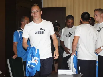 "Левски" се уреди с учител по български