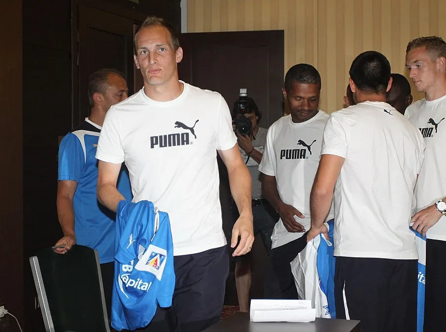 "Левски" се уреди с учител по български