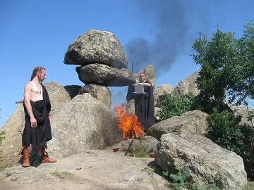 Почетоха Слънцето пред "Вратата на отвъдното"
