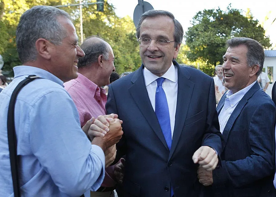 Самарас претърпя очна операция