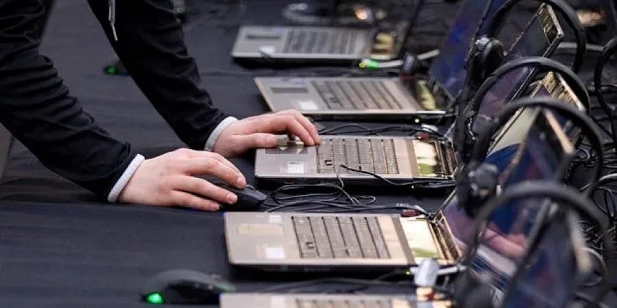 Мъж на 45 г. се обяви за продажба в интернет