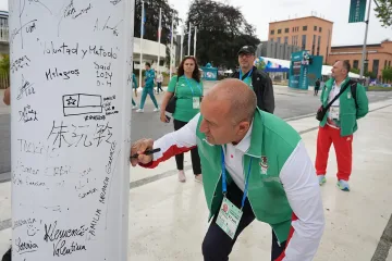 Радев при олимпийците ни. Написа нещо познато (СНИМКИ)