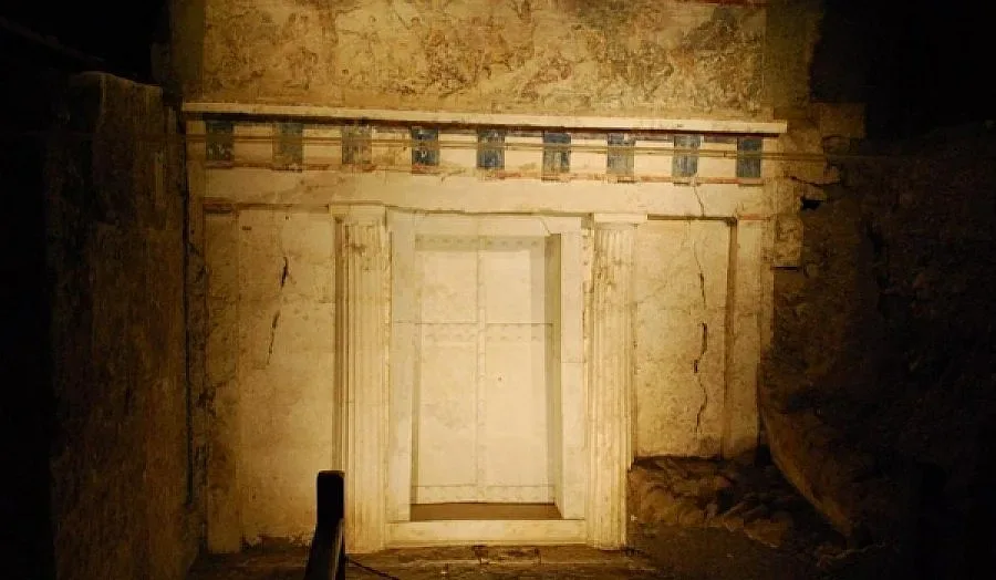 Гробницата на Филип Македонски лежи под магистрала "Струма"