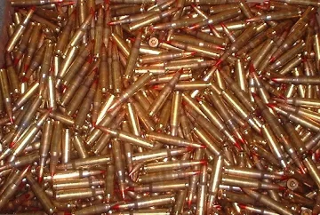 Откриха нарушения във фирми за оръжия и боеприпаси
