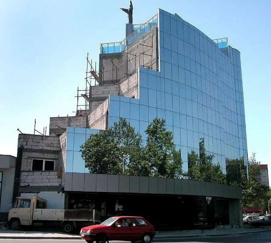 Пращат паяци в хотела на Ванко 1