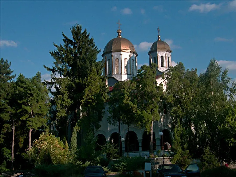 Секс и кръв в двора на храм