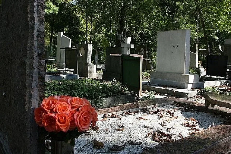 Бунт срещу гробище в София