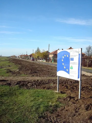 Селски десант на чиновници за европари