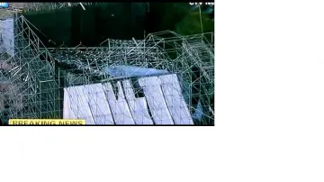 Срутена сцена уби човек на концерт на "Рейдиохед" (ВИДЕО)