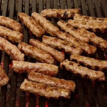 Кебапчета отровиха запалянковци