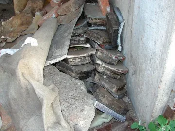 Крадени части от локомотиви открити в гараж