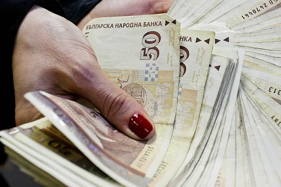 Казваме на банка за любовница в чужбина