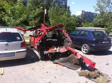 Газова бутилка изтърбуши Пежо в жегата