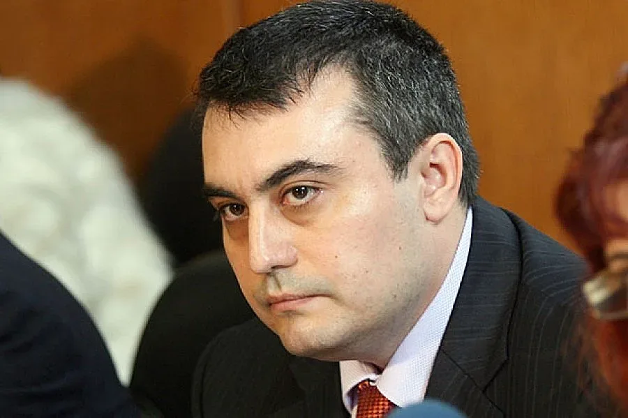 Запорират имотите на Донев и Павлов