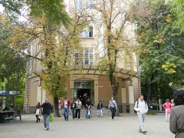 Сляп кандидат-студент изкара 6 по български
