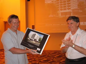 Уорлик посреща Джулай морнинг на Камен бряг