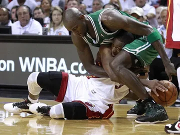 "Маями" изхвърли "Бостън" и е на финал в НБА