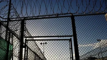 Надзирателите излизат на протест