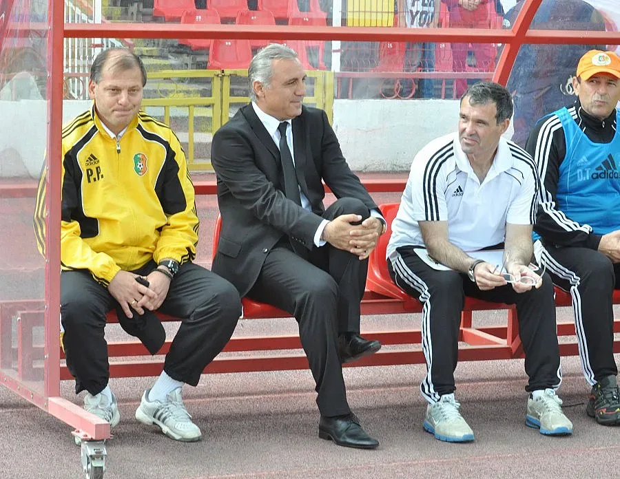 Камата стяга редиците в Ловеч