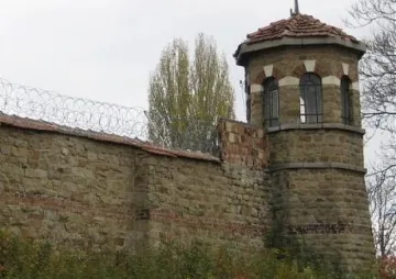 Шефът на затворите подкрепя протеста на надзирателите