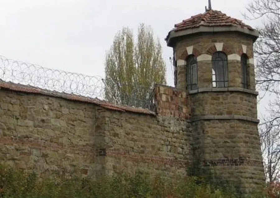 Шефът на затворите подкрепя протеста на надзирателите