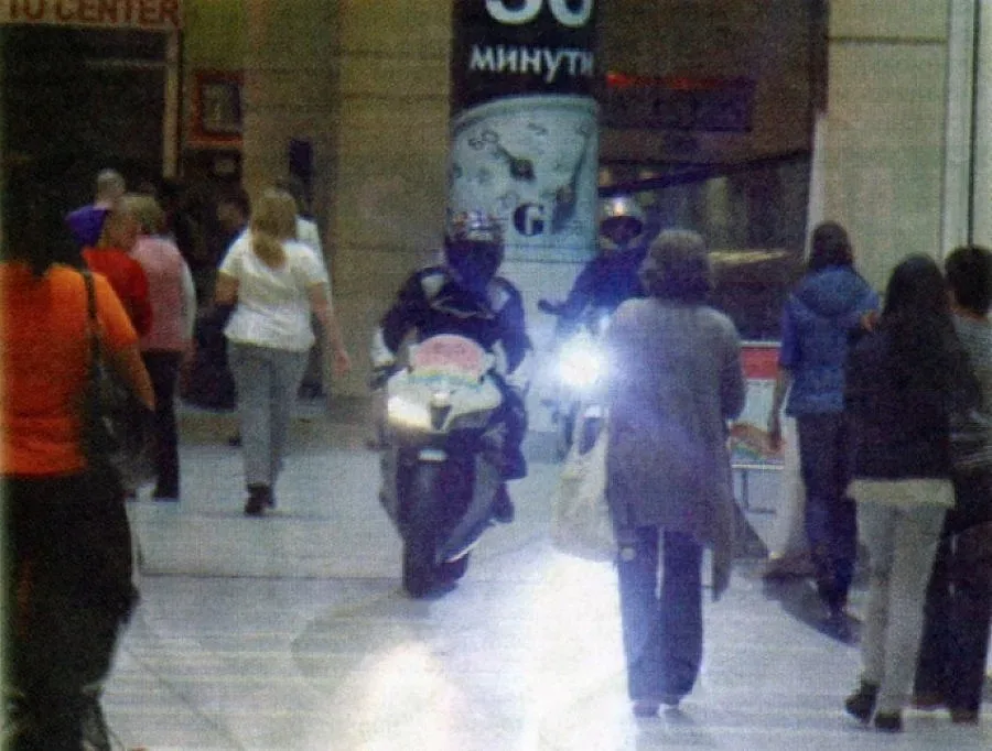 Мотористи нахлуха в столичен мол