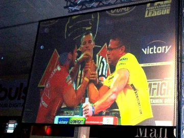 Учителят на Слай се провали у нас