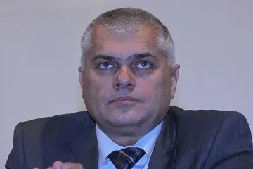 Складовете били претоварени с боеприпаси