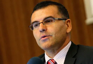 Взимаме заем от 950 милиона евро