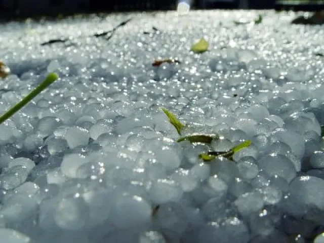 Времето се разваля още. Гръмотевици и градушки