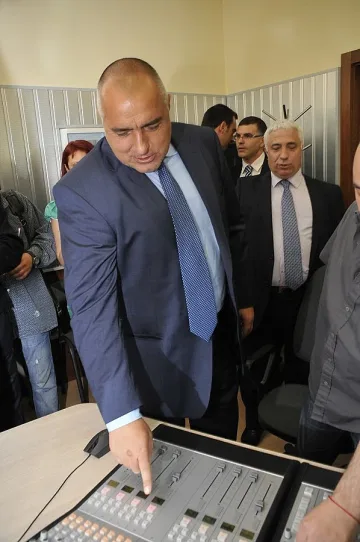 Бойко: Младите са с огромен шанс за работа