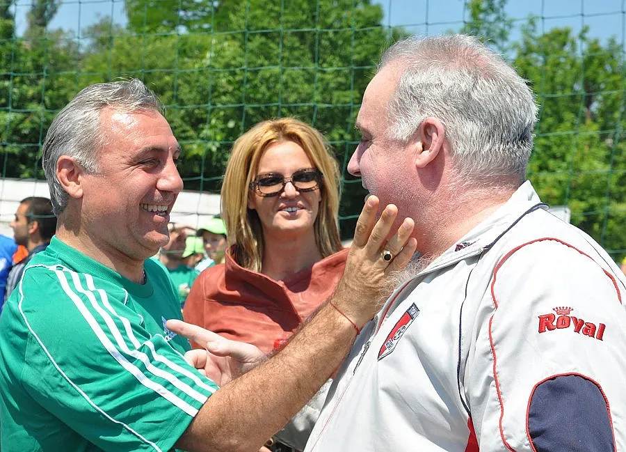 Стоичков остава в "Литекс"