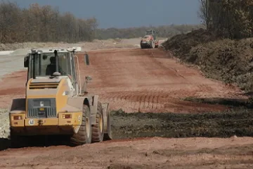 60 работници са евакуирани заради пробития газопровод