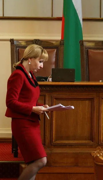 Ковачева: Може да се мисли за намален мандат на ВСС