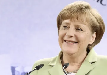 Меркел иска надзор на големите евробанки