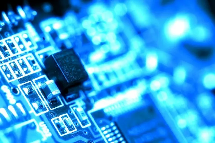 Израел удря враговете си с клавиатура и мишка