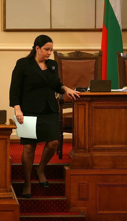 Л. Павлова: Бързаме с пътищата за сезона, не за изборите