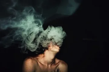 Кръчмари къртят покриви, пафкат под звездите