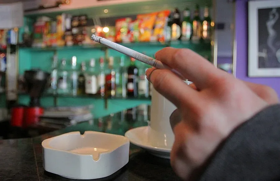 Двойна жега за пушачите по морето