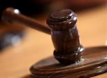 Осъдиха ефективно българин в Лондон, внасял цигари менте