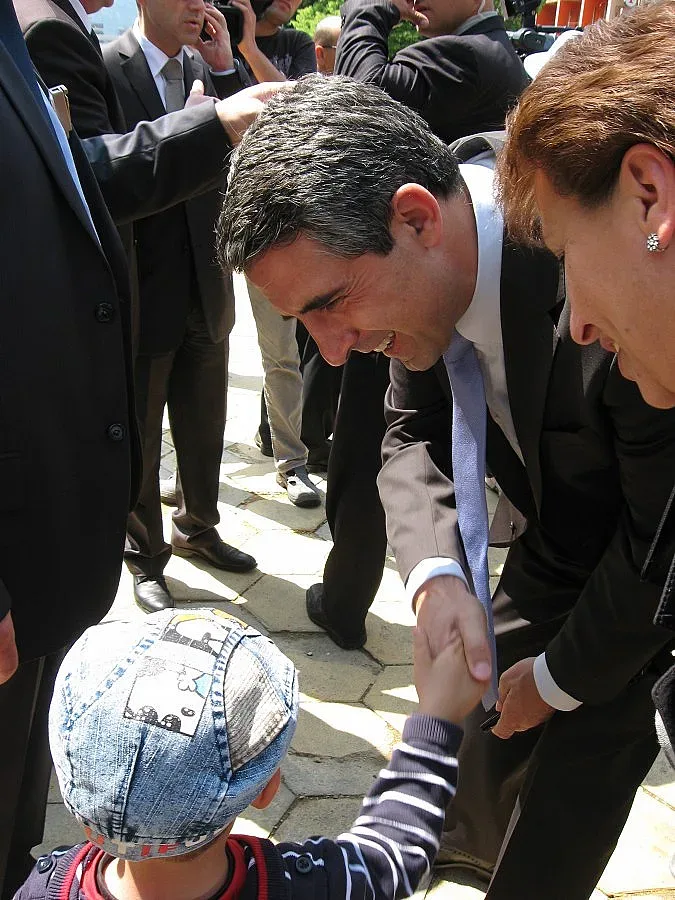 Перничани към Плевнелиев: Не ни изоставяйте!