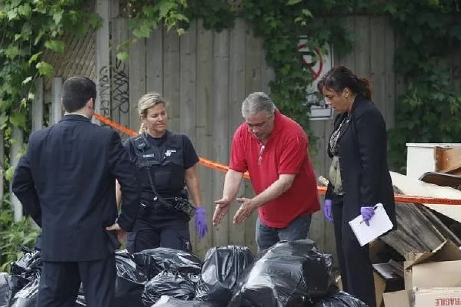 Откриха куфар с човешки останки