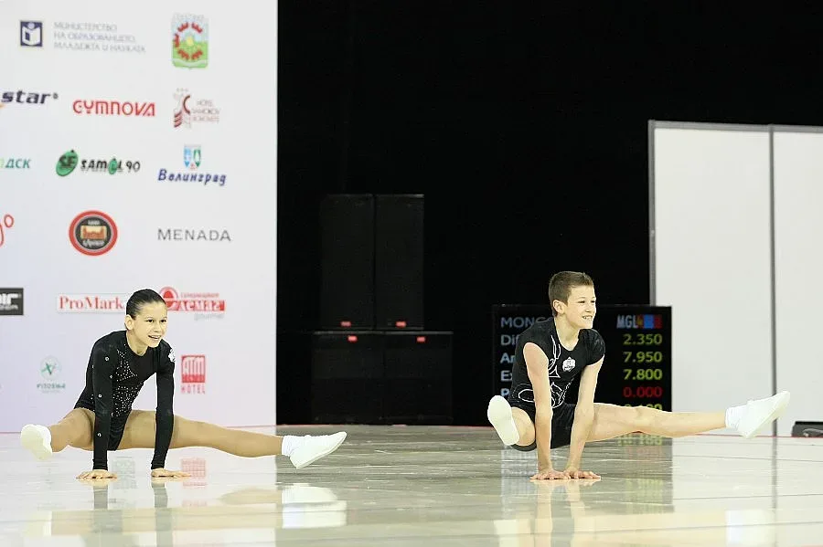 Българи в борбата за медалите на световното по аеробика